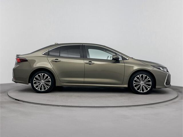 Toyota COROLLA 1.8 Hybrid Business Plus | NL-Auto | Trekhaak | Apple Carplay -/ Android Auto | Stoelverwarming |