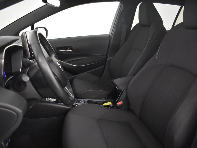Toyota COROLLA 1.8 Hybrid Dynamic | All Seasons | Stoelverwarming |