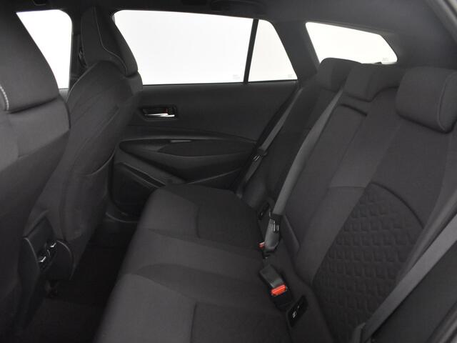 Toyota COROLLA 1.8 Hybrid Dynamic | All Seasons | Stoelverwarming |