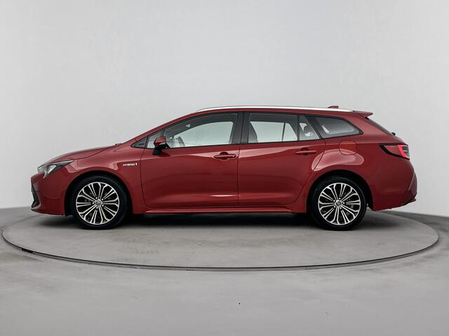 Toyota COROLLA Touring Sports 1.8 Hybrid First Edition | Parkeersensoren V+A | Apple Carplay/ Android Auto |