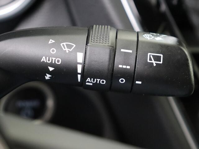 Toyota COROLLA Cross 2.0 High Power Hybrid First Edition I Navigatie I Climate Control I Cruise Control Adaptief I Camera I USB I Stoelverwarming Voor I Keyless Entry/Start I Volledig LOUWMAN Onderhouden I