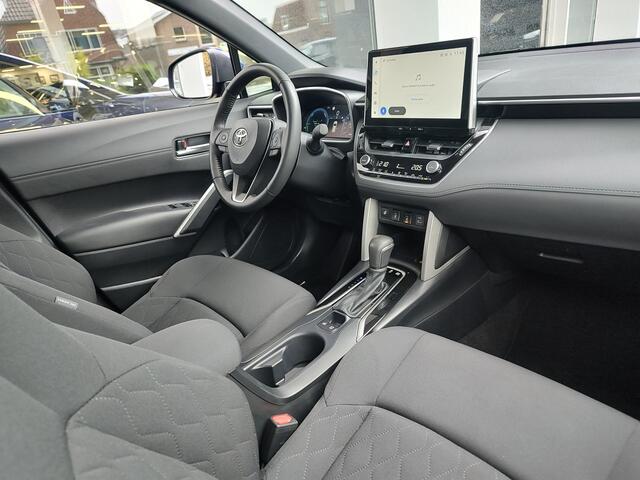 Toyota COROLLA Cross HYBRID 140 STYLE Elek. Achterklep | Stuurverwarming | Dodehoeksensoren