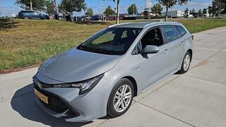 toyota-corolla-touring-sports-1.8-h