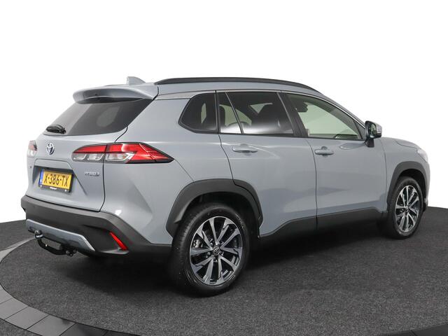 Toyota COROLLA Cross Hybrid 140 Style | Trekhaak | Parkeersensoren | Apple Carplay/Android Auto | Elektrische achterklep | Half leer | Stoelverwarming |
