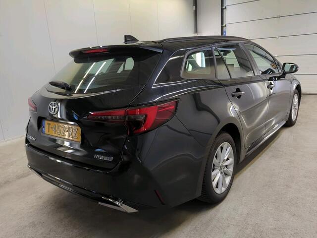 Toyota COROLLA Touring Sports 1.8 Hybrid 90kW Auto. Active Navigatie Apple Carplay/Android Auto Camera Parkeersensoren Adaptive Cruise Control Full Led Climate Control Lichtmetalen velgen