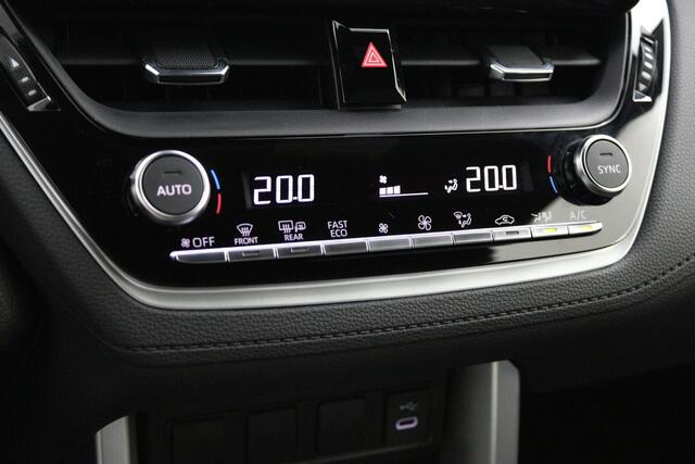 Toyota COROLLA Cross Hybrid 140 Style | Navigatie | Electrische achterklep | Dodehoek detectie | Keyless |