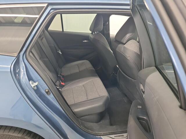 Toyota COROLLA Touring Sports 1.8 Hybrid Business Plus Automaat Trekhaak Navigatie Apple Carplay/Android Auto Camera Parkeersensoren Adaptive Cruise Control Ledverlichting Stoelverwarming Climate Control Getinte ramen
