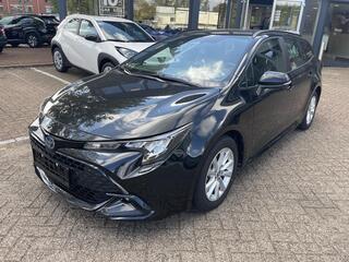 toyota-corolla-touring-sports-hybri
