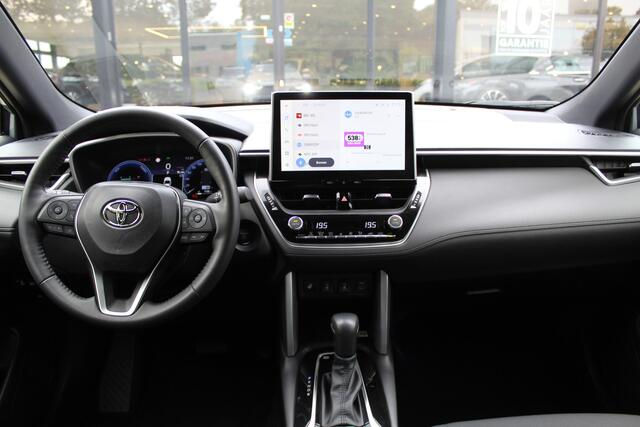 Toyota COROLLA Cross 1.8 Hybrid 140 Style Plus | Rijklaar | Stoel-/stuurverw. | El.achterklep | Keyless | Adap.cruise | LED | Parkeersens. v+a | Apple/Android | Navi