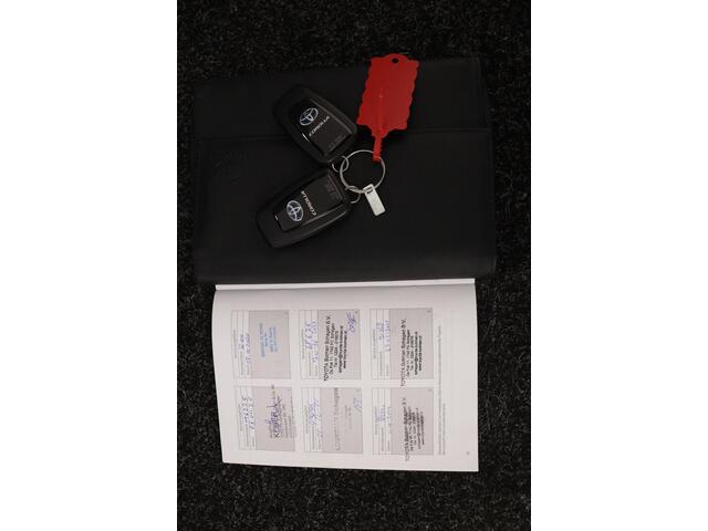Toyota COROLLA Touring Sports 2.0 Hybrid Premium | elektrisch glazen panorama-dak | Trekhaak |