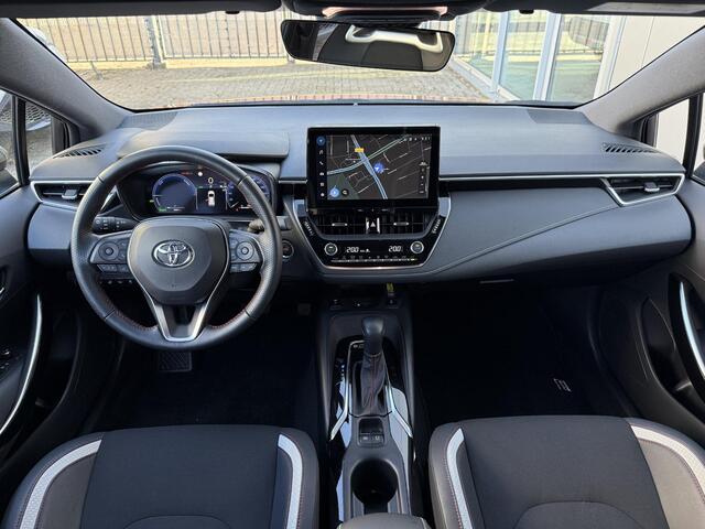 Toyota COROLLA Touring Sports Hybrid 140 GR Sport **STOEL EN STUURWIELVERWARMING/ DODEHOEK DETECTIE/ PARKEERSENSOREN/ GARANTIE**