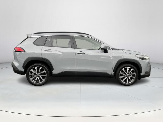 Toyota COROLLA Cross Hybrid 200 Dynamic | Stoel- + stuurverwarming | Navigatie | 18 inch LM-velgen | Parkeercamera achter |
