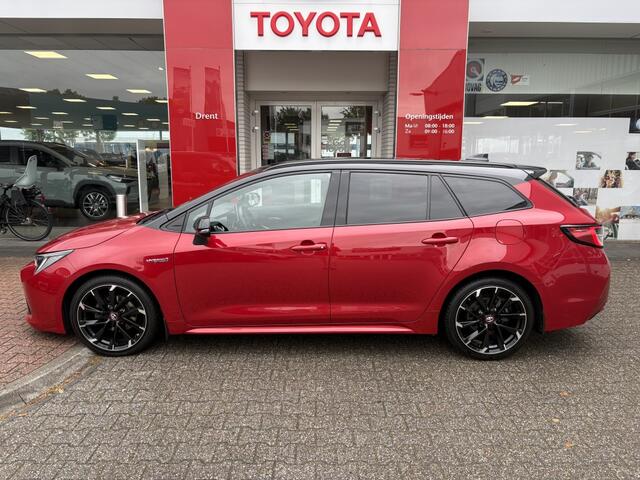 Toyota COROLLA 1.8 Hybrid Style | Trekhaak | HUD | Stuur + stoelverwaming |