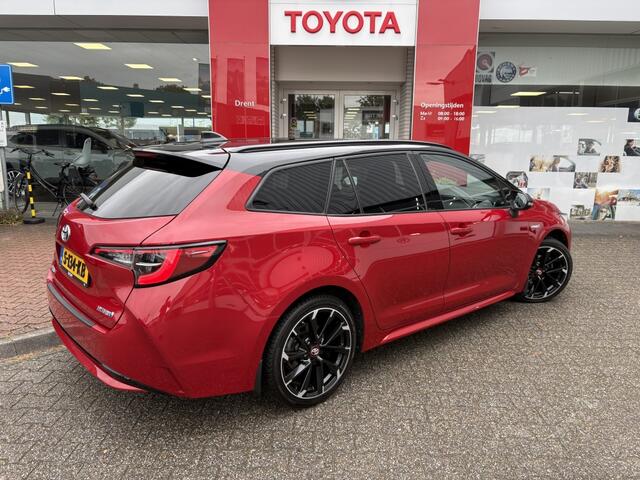 Toyota COROLLA 1.8 Hybrid Style | Trekhaak | HUD | Stuur + stoelverwaming |