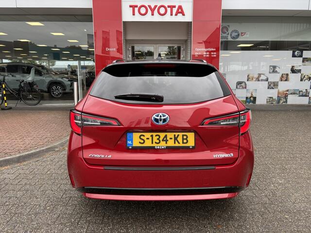 Toyota COROLLA 1.8 Hybrid Style | Trekhaak | HUD | Stuur + stoelverwaming |