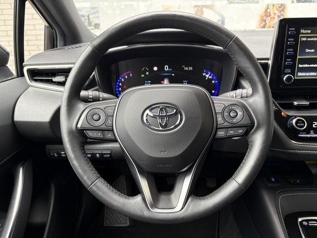 Toyota COROLLA 1.8 Hybrid Style | Trekhaak | HUD | Stuur + stoelverwaming |