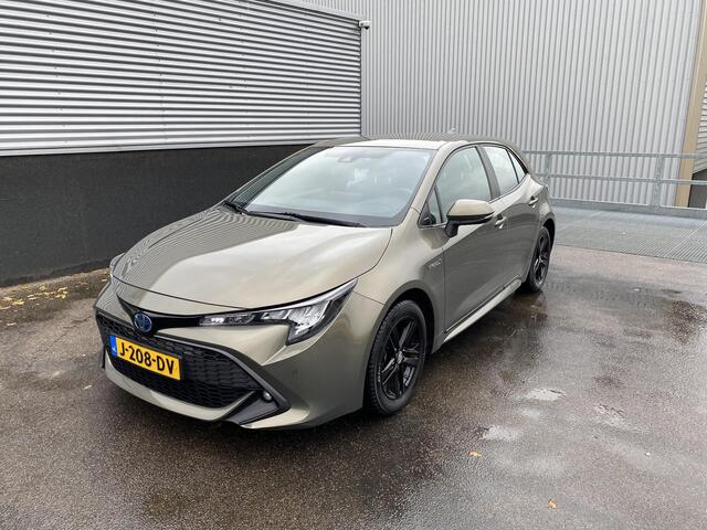Toyota COROLLA 1.8 Hybrid Active Trekhaak 13-polig, Apple CarPlay/Android Auto, Adaptieve cruise control, parkeersensoren, achteruitrij camera, zeer lage KM stand,