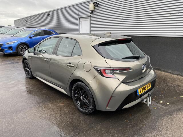 Toyota COROLLA 1.8 Hybrid Active Trekhaak 13-polig, Apple CarPlay/Android Auto, Adaptieve cruise control, parkeersensoren, achteruitrij camera, zeer lage KM stand,