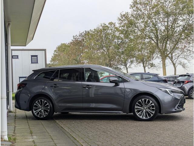Toyota COROLLA Touring Sports 1.8 Hybrid First Edition | Stoel- stuurverwarming | Elek. achterklep | ACC | PDC V+A | Half-leer | Qi-lader | Full-led