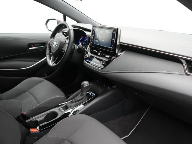 Toyota COROLLA Touring Sports 1.8 Hybrid Dynamic Hybrid 123pk Dealer O.H | Adaptive Cruise | Sportstoelen & Stuur Verwarmd | Camera | Apple Carplay | Keyless | Blis | Navigatie | DAB |