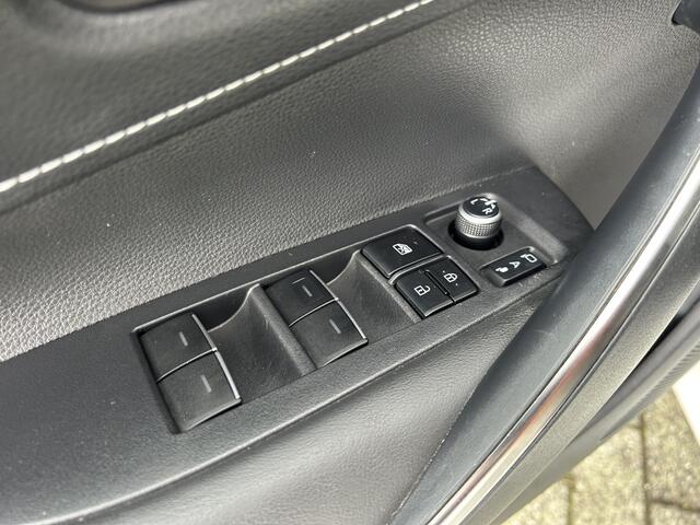 Toyota COROLLA 1.8 Hybrid Dynamic+ Uniek! Automaat ?