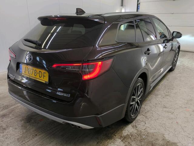 Toyota COROLLA Touring Sports 2.0 Hybrid 184 pk Trek Auto. Navigatie Apple Carplay/Android Auto Camera Adaptive Cruise Control Stoelverwarming Virtual Cockpit Lichtmetalen velgen Climate Control Getinte ramen