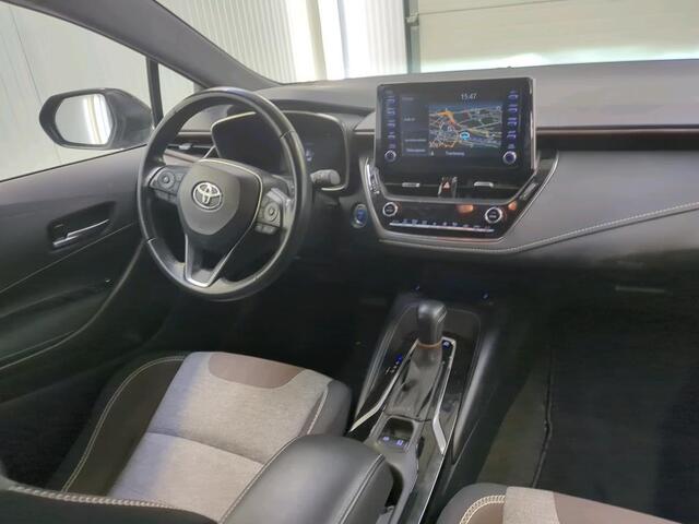 Toyota COROLLA Touring Sports 2.0 Hybrid 184 pk Trek Auto. Navigatie Apple Carplay/Android Auto Camera Adaptive Cruise Control Stoelverwarming Virtual Cockpit Lichtmetalen velgen Climate Control Getinte ramen