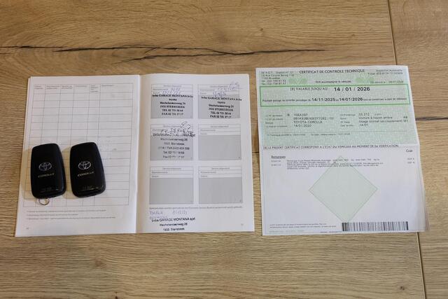 Toyota COROLLA 1.8 Hybrid Business / Garantie t/m '30 / 1ste eig. / Dealeronderhouden