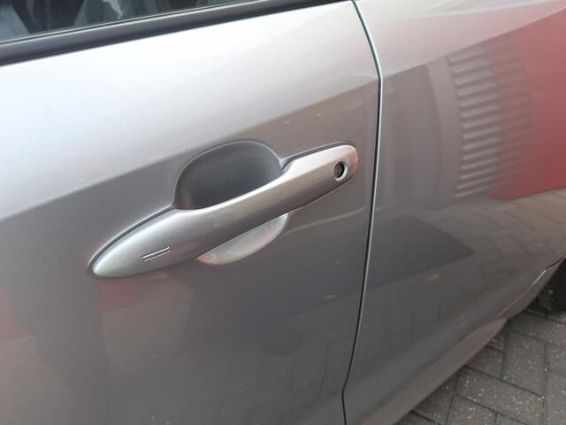 Toyota COROLLA 1.8 Hybrid Dynamic Limited