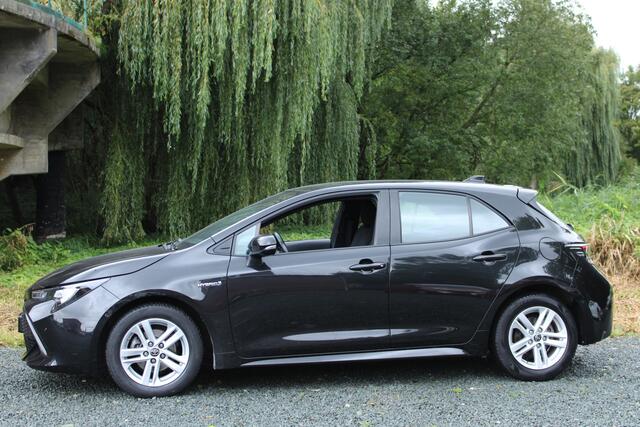 Toyota COROLLA 1.8 HYBRID AUT. DYNAMIC NAVI/CAMERA/CARPLAY