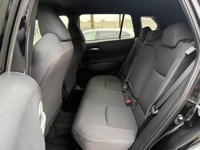 Toyota COROLLA Cross Hybrid 140 Style **DODEHOEK DETECTIE/ STOEL EN STUURWIELVERWARMING/ KEYLESS/ GARANTIE**