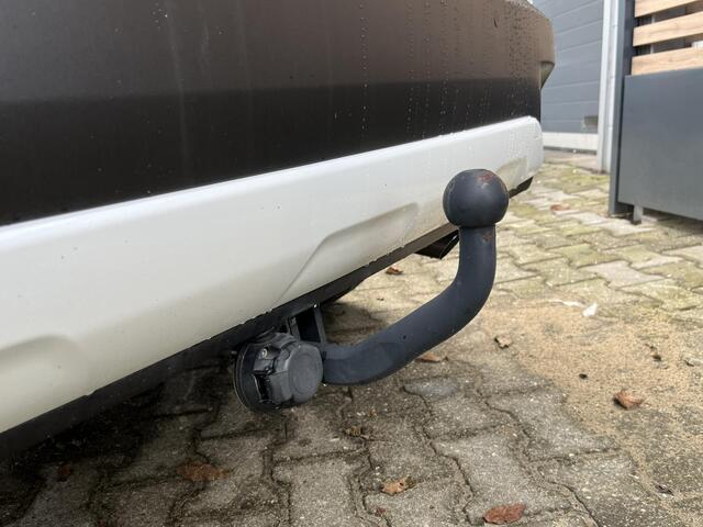 Toyota COROLLA Cross 2.0 High Power Hybrid First Edition Trekhaak