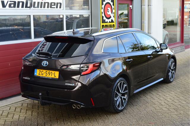 Toyota COROLLA Touring Sports 2.0 Hybrid Business Sport Intro O.a; Trekhaak, HUD, Carplay, Stoelverw, Camera, Etc. All-in prijs!
