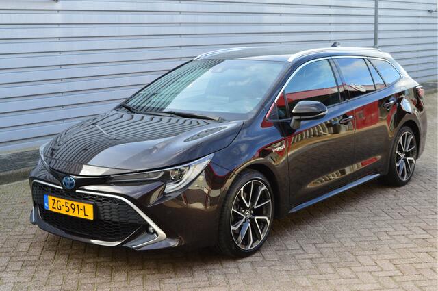 Toyota COROLLA Touring Sports 2.0 Hybrid Business Sport Intro O.a; Trekhaak, HUD, Carplay, Stoelverw, Camera, Etc. All-in prijs!
