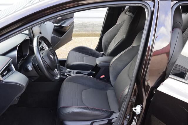 Toyota COROLLA Touring Sports 2.0 Hybrid Business Sport Intro O.a; Trekhaak, HUD, Carplay, Stoelverw, Camera, Etc. All-in prijs!