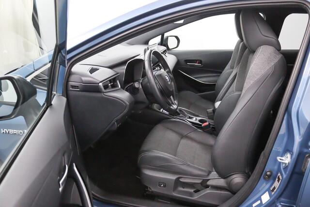 Toyota COROLLA Touring Sports 1.8 Hybrid Dynamic | Trekhaak | Stoelverwarming | Draadloos telefoonlader | Keyless Entry |
