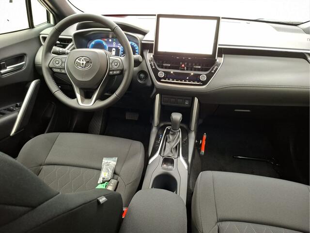 Toyota COROLLA Cross Hybrid 140 Active nieuwe auto met registratie, prijs? Mats foto's maken