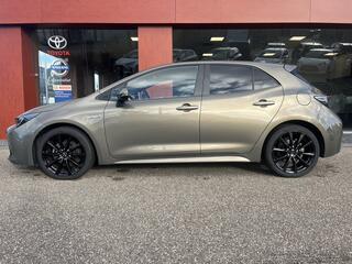 toyota-corolla-1.8-hybrid-dynamic