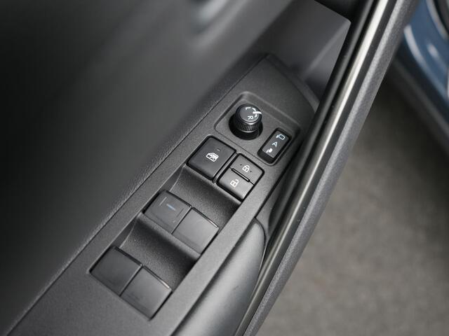 Toyota COROLLA Cross Hybrid 180 Executive | DEMO | fotomoment inplannen