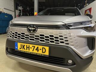 toyota-corolla-cross-hybrid-140-dyn