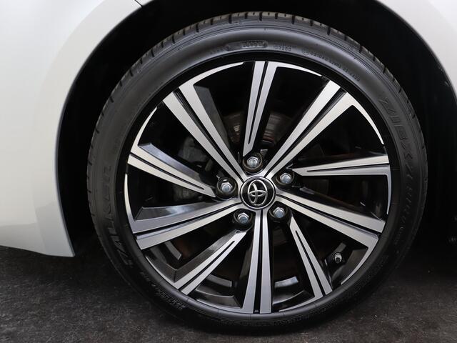 Toyota COROLLA Touring Sports 1.8 Hybrid Style Bi-Tone | Limited |