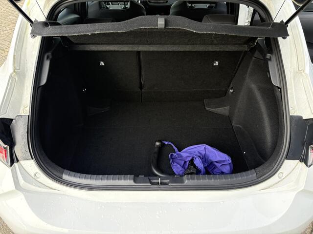 Toyota COROLLA 1.8 Hybrid Business Plus | Trekhaak | Dodehoek sensor |