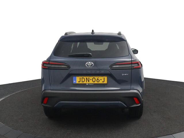 Toyota COROLLA Cross Hybrid 180 Executive | Elektrische achterklep | Parkeersensoren Voor + Achter | Volledig lederbekleding | Stoelverwarming |