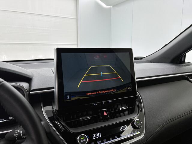 Toyota COROLLA Cross Hybrid 140 Style | Draadloze Telefoonlader | Elektrische Achterklep | Parkeersensoren V+A |