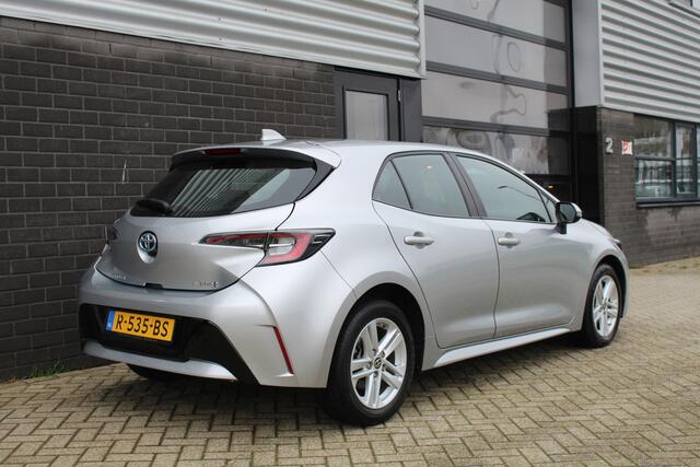 Toyota COROLLA 1.8 Hybrid Active / Carplay / Camera / N.A.P.