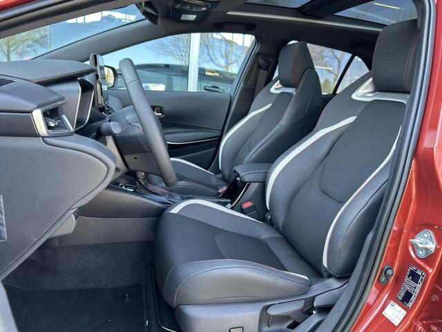 Toyota COROLLA Hybrid 140 GR Sport **NAVIGAIE/ PANORAMA DAK/ HEAD UP DISPLAY/ DODEHOEK DETECTIE**