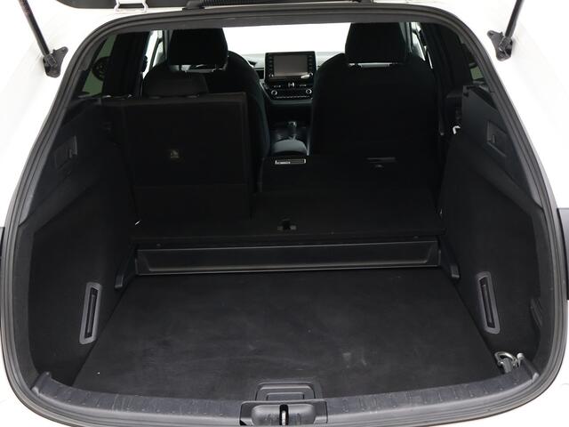 Toyota COROLLA Touring Sports 1.8 Hybrid Active Luxury | Stoel -/ Stuur Verwarming | Apple Carplay & Android Auto | Parkeercamera |