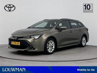toyota-corolla-touring-sports-hybri