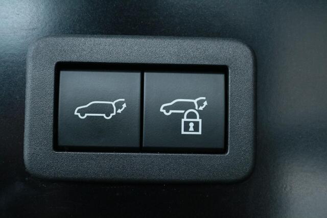 Toyota COROLLA Cross Hybrid 200 Launch Edition, Trekhaak, Treeplanken