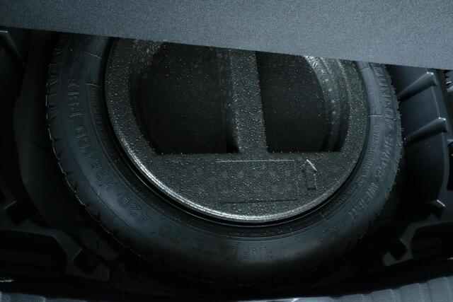 Toyota COROLLA Cross Hybrid 200 Launch Edition, Trekhaak, Treeplanken